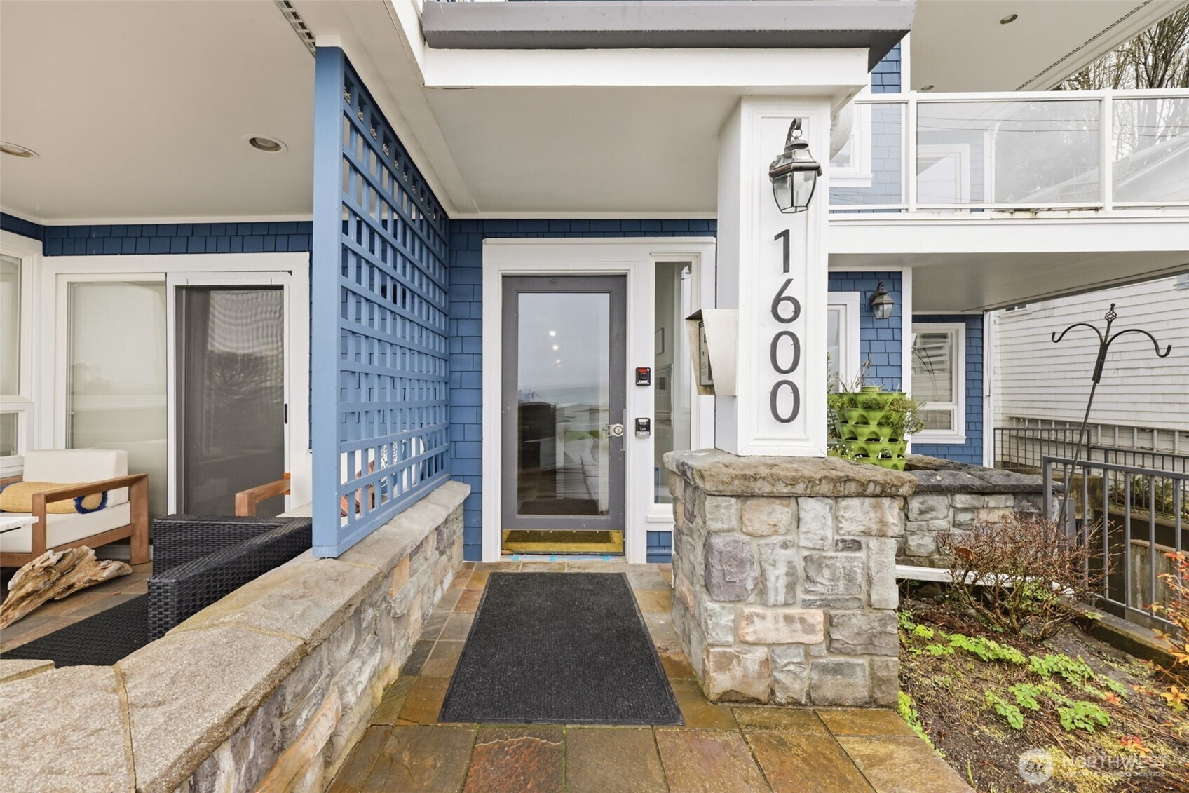 1600 Alki Avenue Southwest, Unit 202 Seattle, WA 98116 - Photo 21 of 27