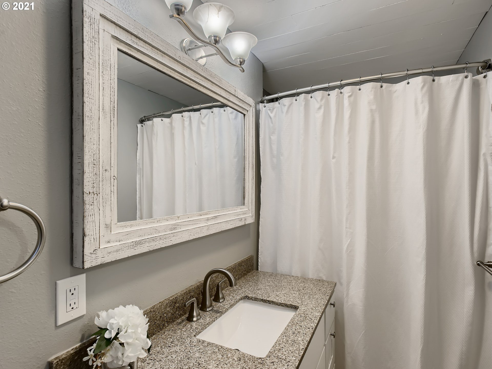 15731 South Loder Road Oregon City, OR 97045 - Photo 12 of 28 Gallery Image 12
