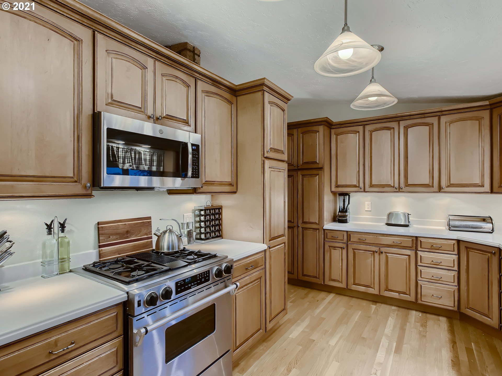 15731 South Loder Road Oregon City, OR 97045 - Photo 8 of 28 Gallery Image 8