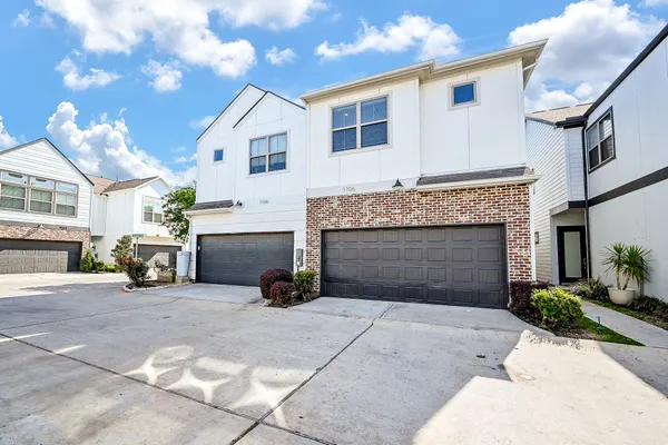 $2,850 | 1106 Fuschia Road, Houston, TX 77055