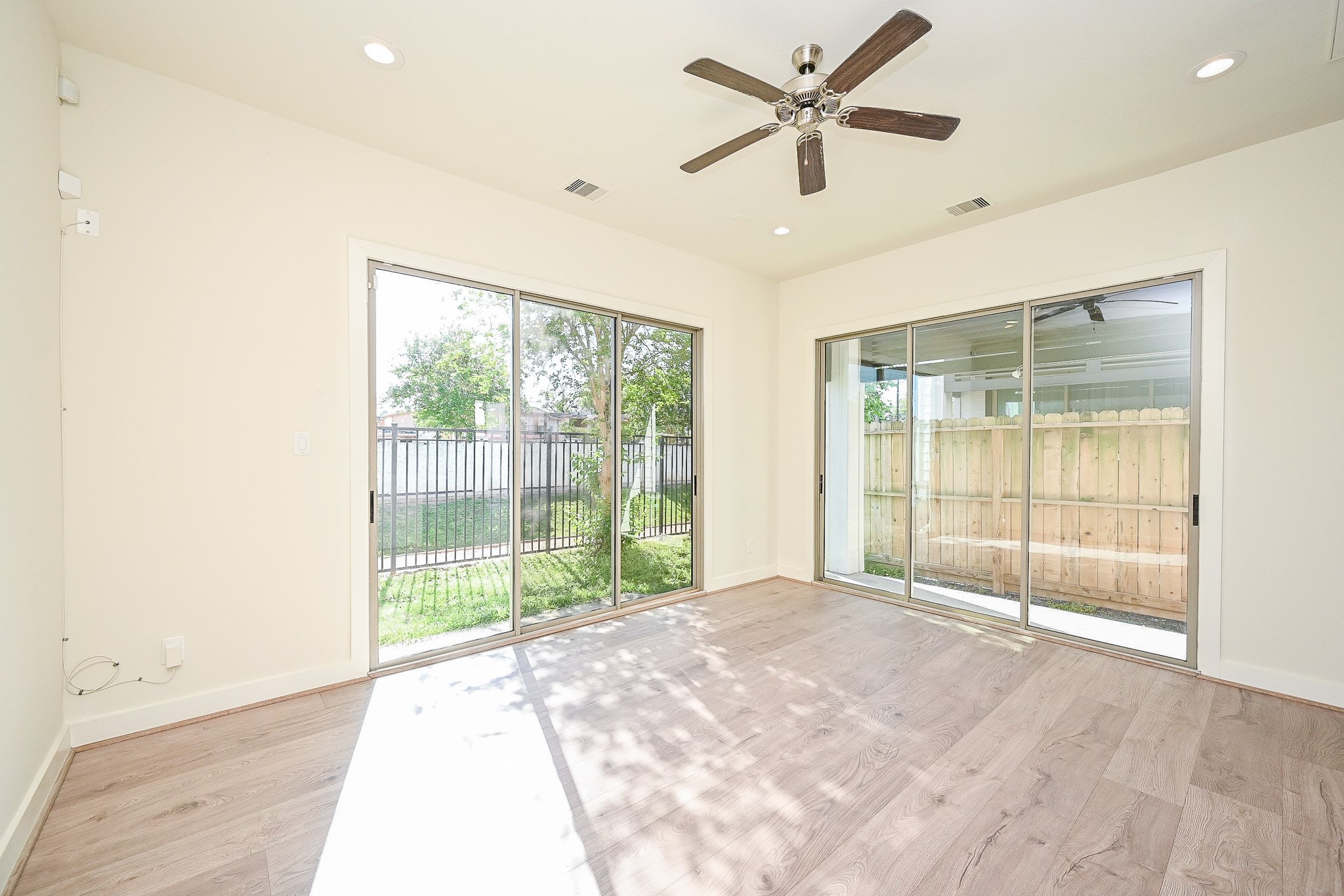 1106 Fuschia Road Houston, TX 77055 - Photo 4 of 33