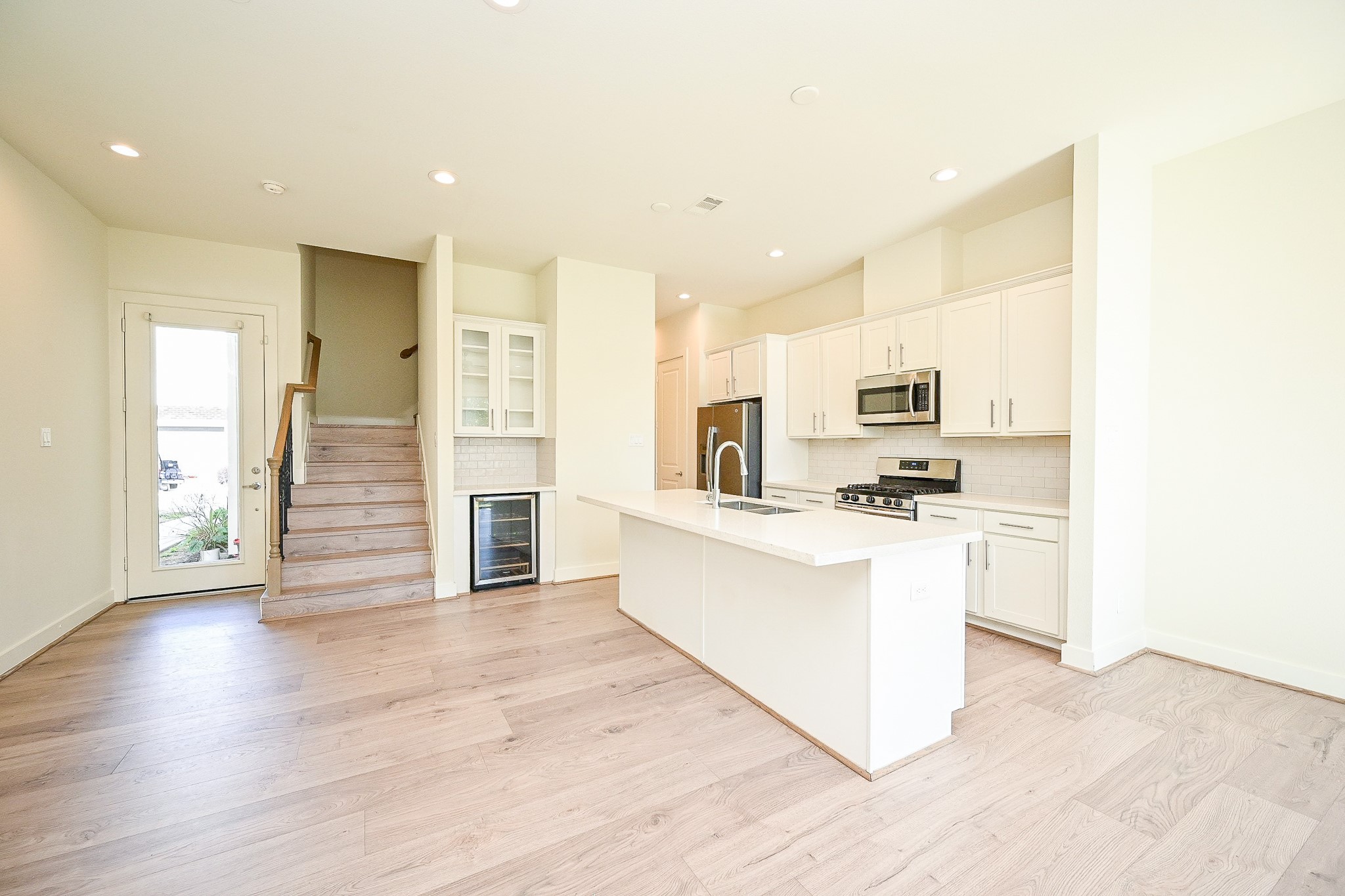 1106 Fuschia Road Houston, TX 77055 - Photo 6 of 33