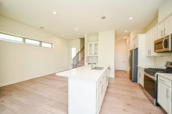 $2,850 | 1106 Fuschia Road, Houston, TX 77055