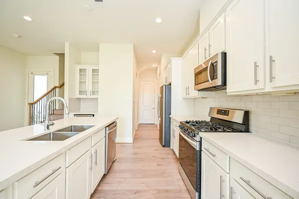 $2,850 | 1106 Fuschia Road, Houston, TX 77055