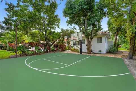 $5,200,000 | 6235 Rolling Rd Drive, Pinecrest, FL 33156