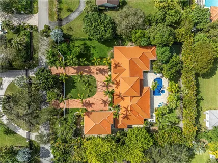 $5,200,000 | 6235 Rolling Rd Drive, Pinecrest, FL 33156