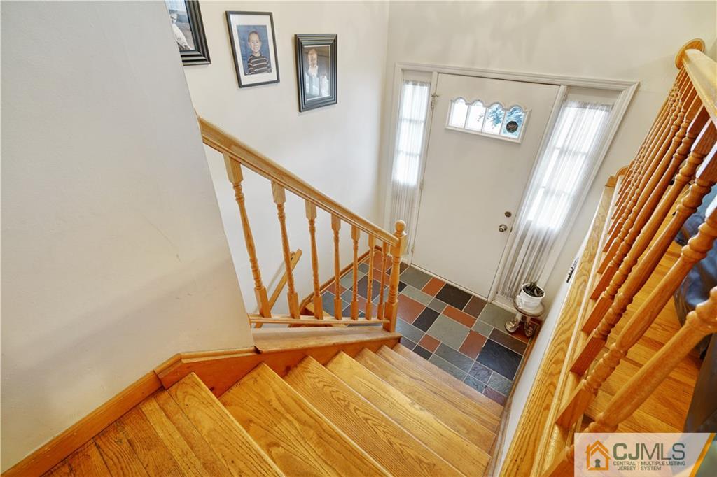 21 Louise Road Edison, NJ 08817 - Photo 3 of 29 a view of an entryway