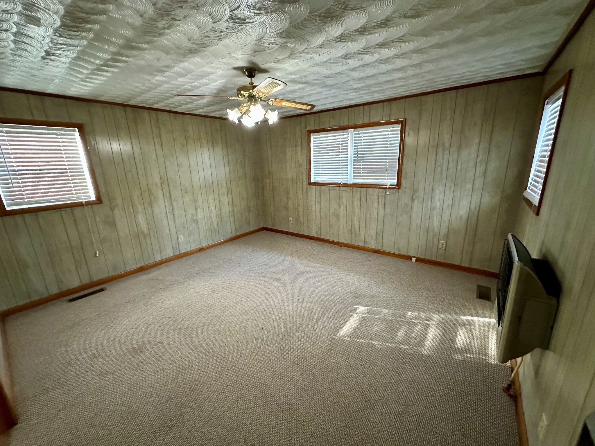 329 Poplar Drive Red Boiling Springs, TN 37150 - Photo 7 of 15 a view of livingroom with window