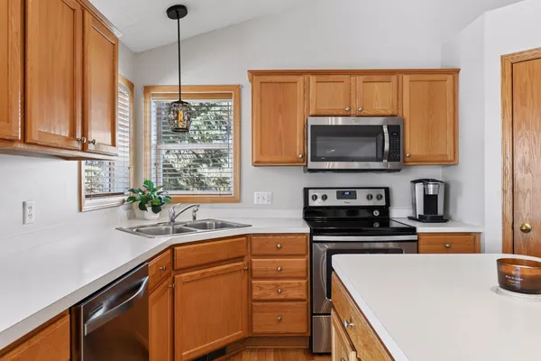 $475,000 | 1124 Pond Curve, Waconia, MN 55387
