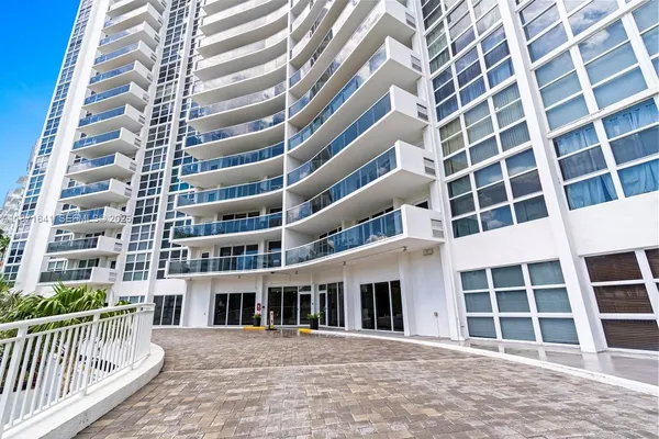 $599,000 | 2841 North Ocean Boulevard, Unit 1402, Fort Lauderdale, FL 33308