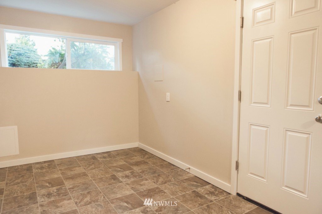 12731 Southeast 164th Street Renton, WA 98058 - Photo 21 of 25 Gallery Image 21