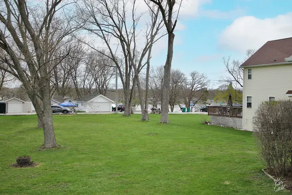 $1,500 | 39271 North Lake Avenue, Lake Villa, IL 60046