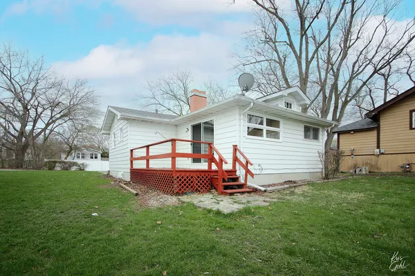 $1,500 | 39271 North Lake Avenue, Lake Villa, IL 60046