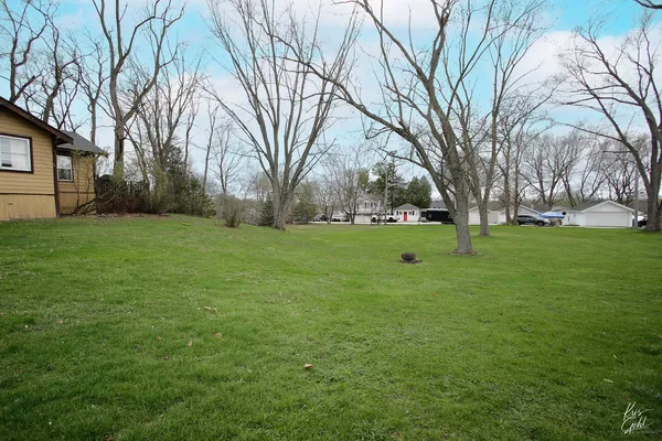 $1,500 | 39271 North Lake Avenue, Lake Villa, IL 60046