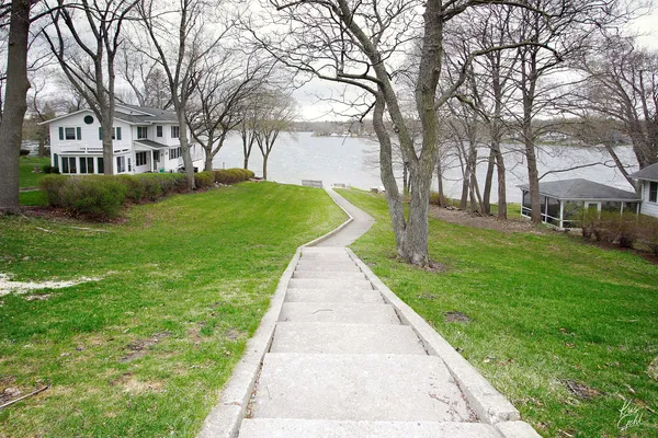 $1,500 | 39271 North Lake Avenue, Lake Villa, IL 60046