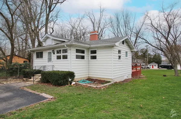 $1,500 | 39271 North Lake Avenue, Lake Villa, IL 60046