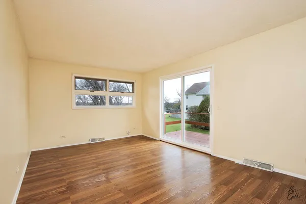 $1,500 | 39271 North Lake Avenue, Lake Villa, IL 60046