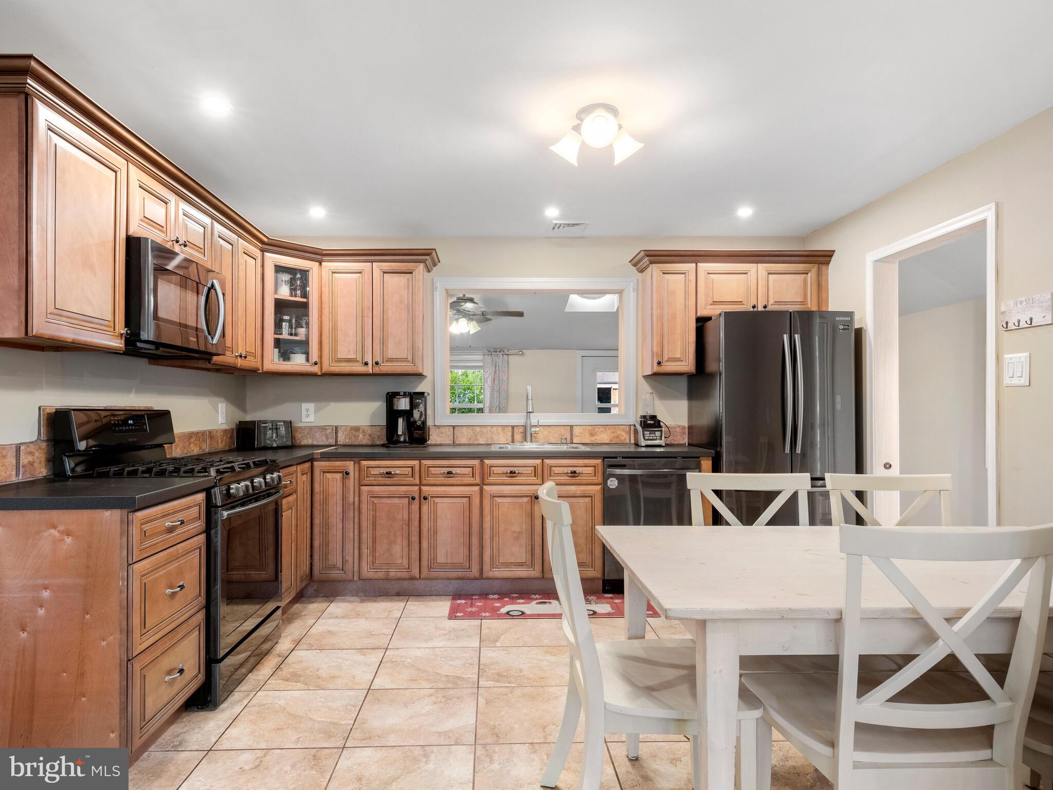2631 Wood Road Secane, PA 19018 - Photo 11 of 32 Updated Eat-in Kitchen