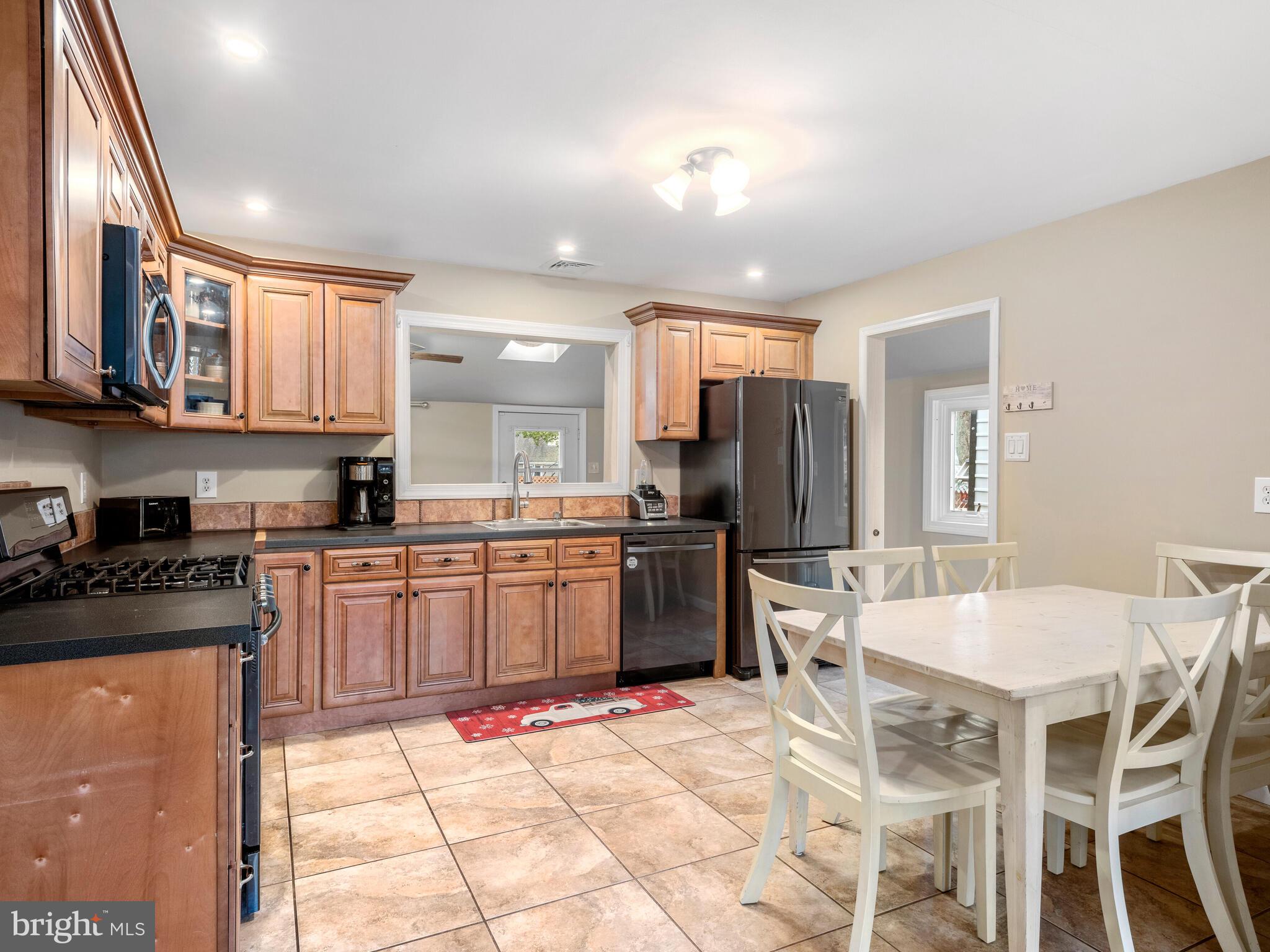 2631 Wood Road Secane, PA 19018 - Photo 12 of 32 Updated Eat-in Kitchen