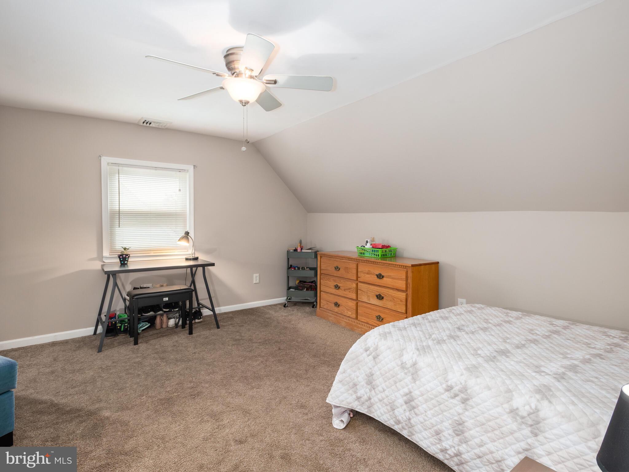 2631 Wood Road Secane, PA 19018 - Photo 23 of 32 2nd floor Bedroom 3