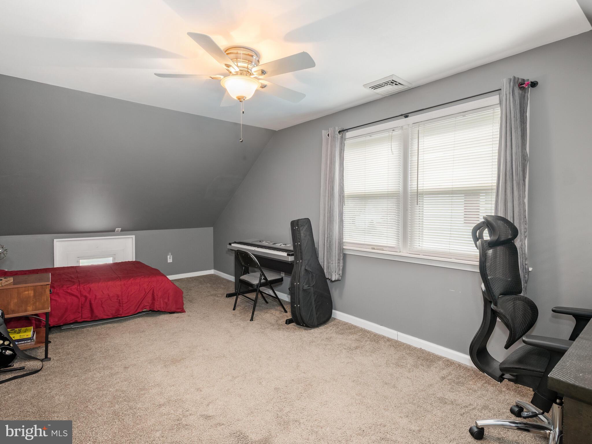 2631 Wood Road Secane, PA 19018 - Photo 24 of 32 2nd floor Bedroom 4