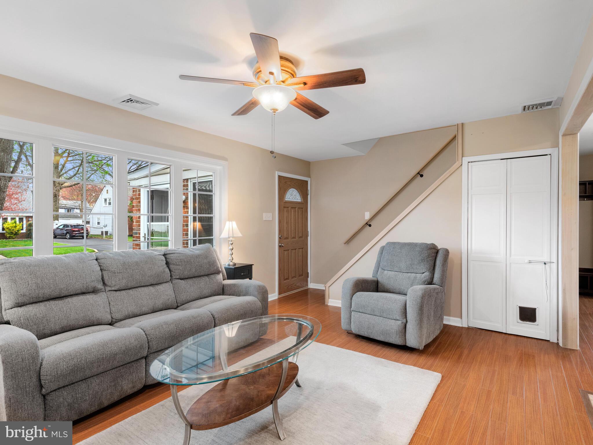 2631 Wood Road Secane, PA 19018 - Photo 10 of 32 Living Room