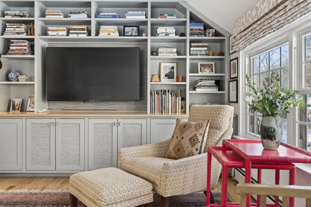 $1,100,000 | 18 Woodcrest Road, Cape Elizabeth, ME 04107