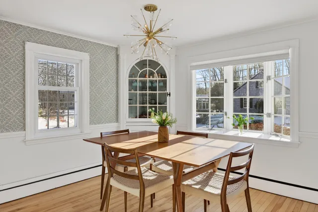 $1,100,000 | 18 Woodcrest Road, Cape Elizabeth, ME 04107