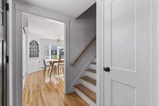 $1,100,000 | 18 Woodcrest Road, Cape Elizabeth, ME 04107