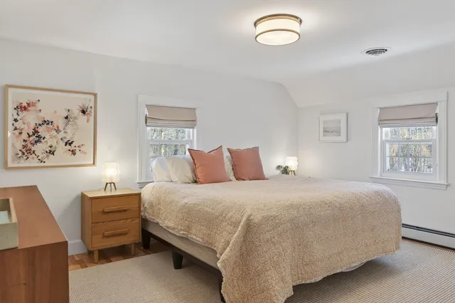 $1,100,000 | 18 Woodcrest Road, Cape Elizabeth, ME 04107