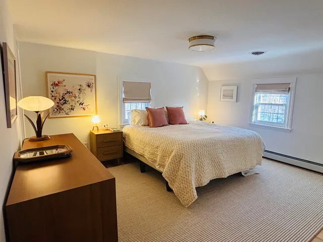 $1,100,000 | 18 Woodcrest Road, Cape Elizabeth, ME 04107