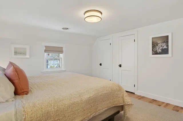 $1,100,000 | 18 Woodcrest Road, Cape Elizabeth, ME 04107