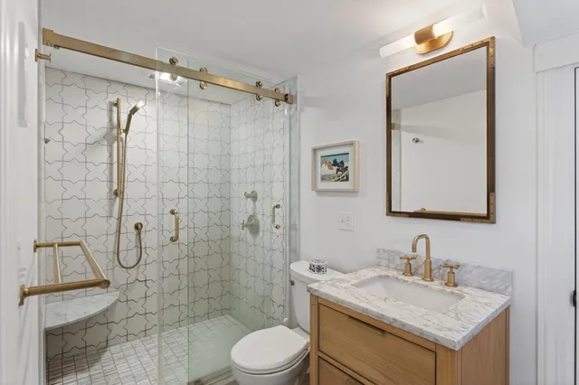 $1,100,000 | 18 Woodcrest Road, Cape Elizabeth, ME 04107