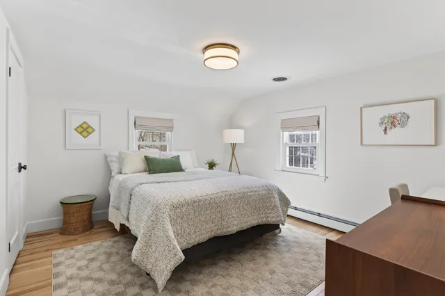 $1,100,000 | 18 Woodcrest Road, Cape Elizabeth, ME 04107