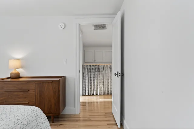 $1,100,000 | 18 Woodcrest Road, Cape Elizabeth, ME 04107