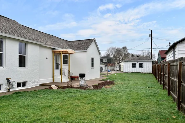 $199,000 | 464 East Howard Street, Winona, MN 55987