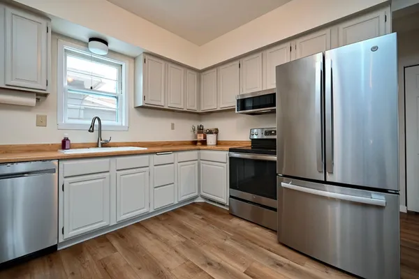 $199,000 | 464 East Howard Street, Winona, MN 55987