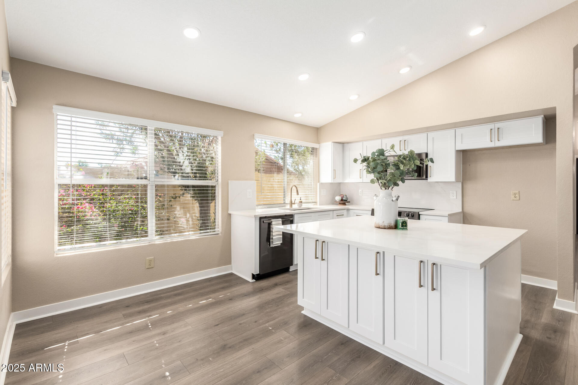 15431 South 36th Place Phoenix, AZ 85044 - Photo 4 of 53 14 - 36th