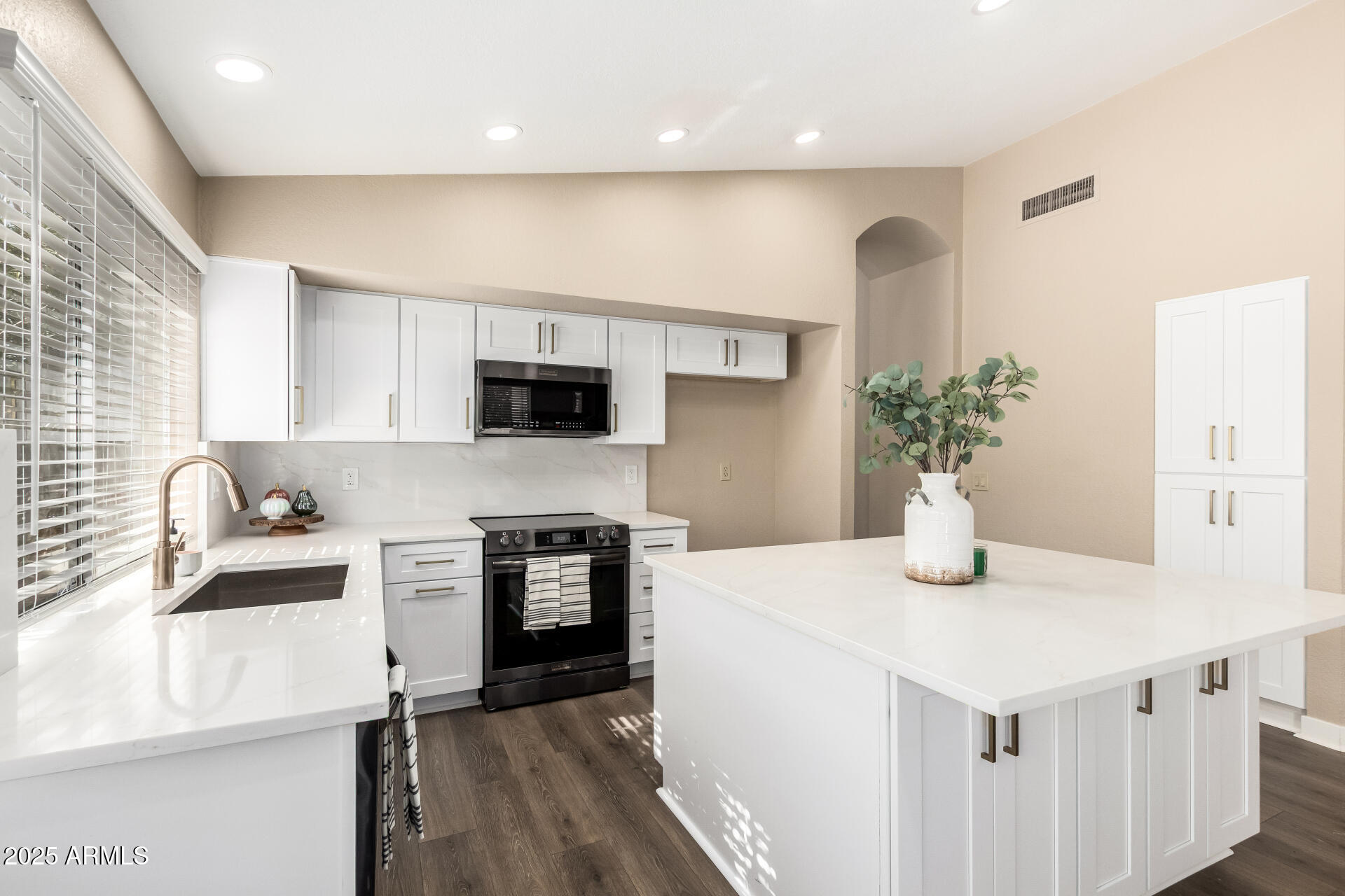 15431 South 36th Place Phoenix, AZ 85044 - Photo 5 of 53 17 - 36th