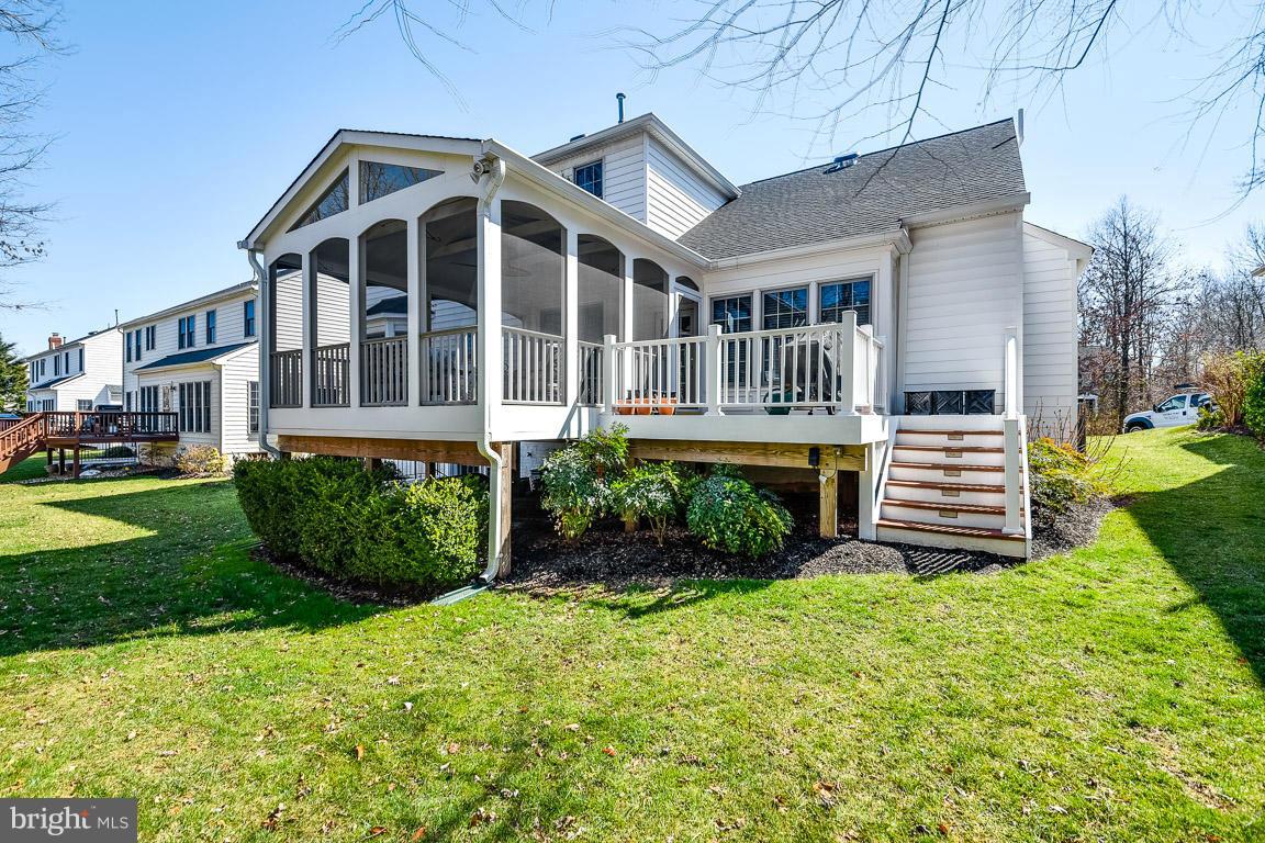 43339 Ritter Lane Chantilly, VA 20152 - Photo 2 of 30 Exterior (Rear)