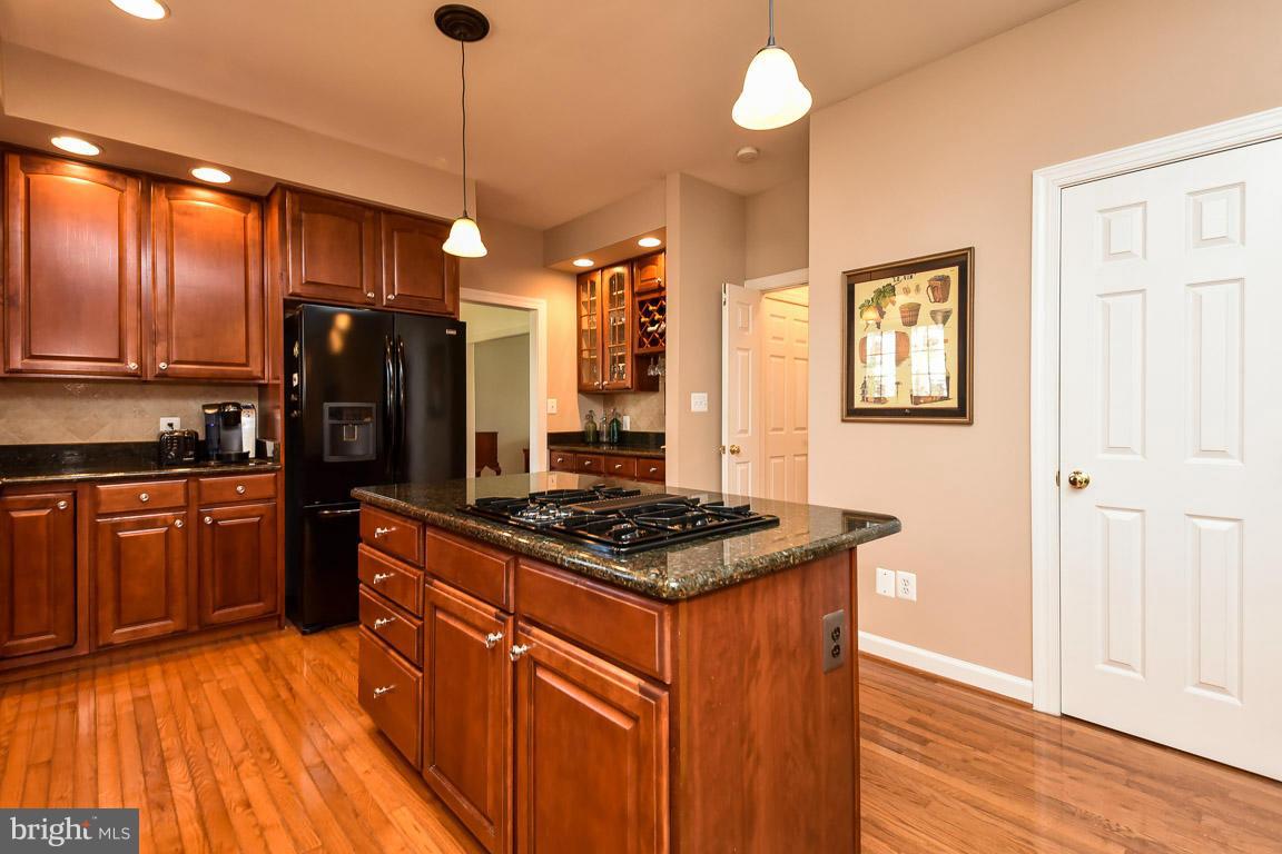 43339 Ritter Lane Chantilly, VA 20152 - Photo 13 of 30 Kitchen