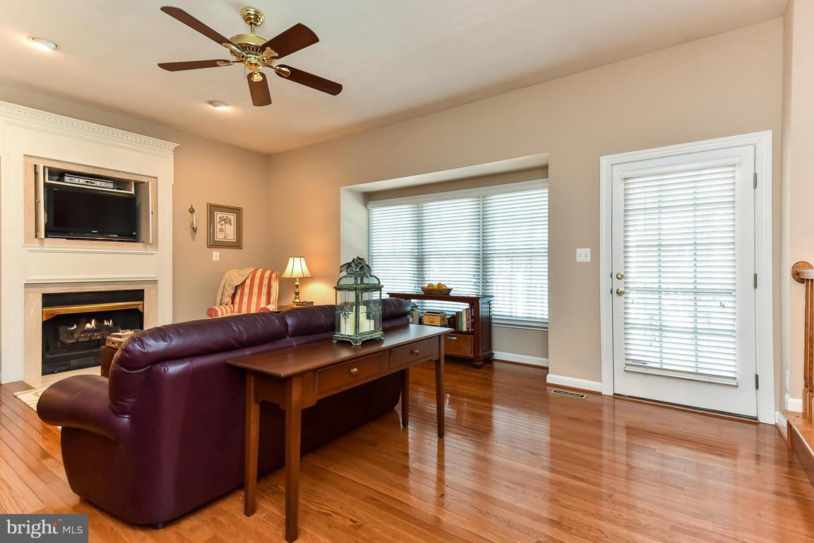 43339 Ritter Lane Chantilly, VA 20152 - Photo 16 of 30 Family Room