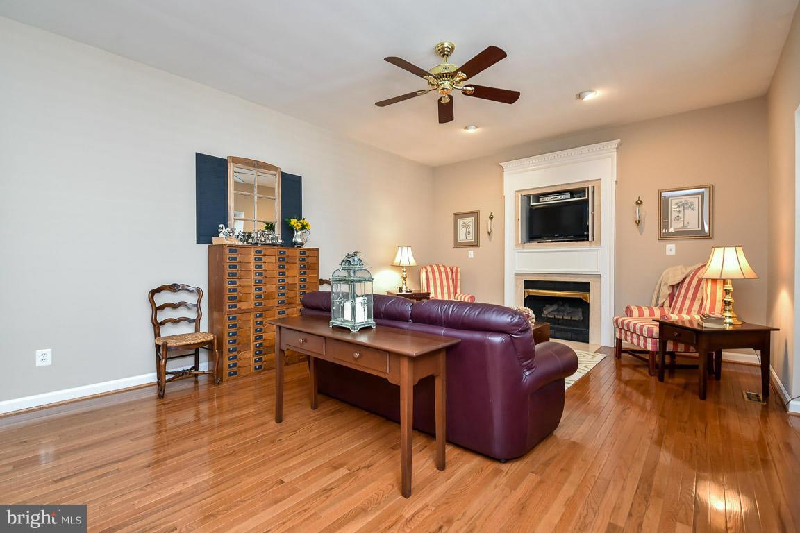 43339 Ritter Lane Chantilly, VA 20152 - Photo 17 of 30 Family Room