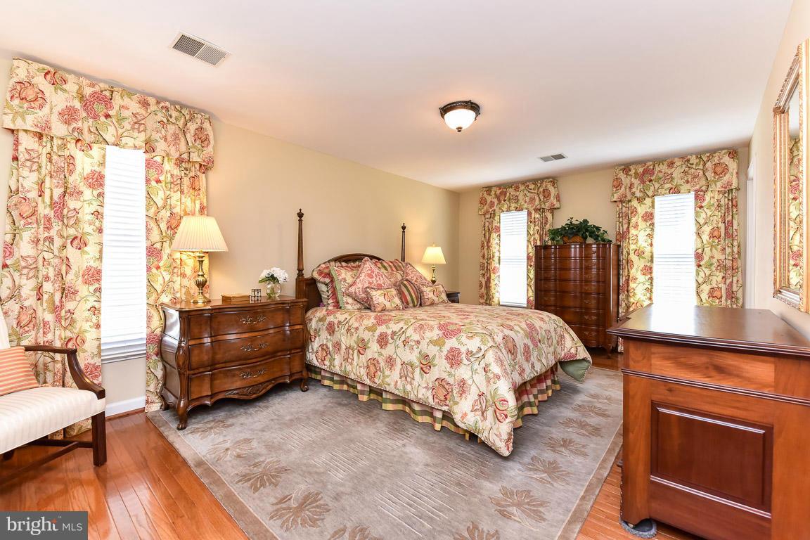43339 Ritter Lane Chantilly, VA 20152 - Photo 20 of 30 Master Bedroom
