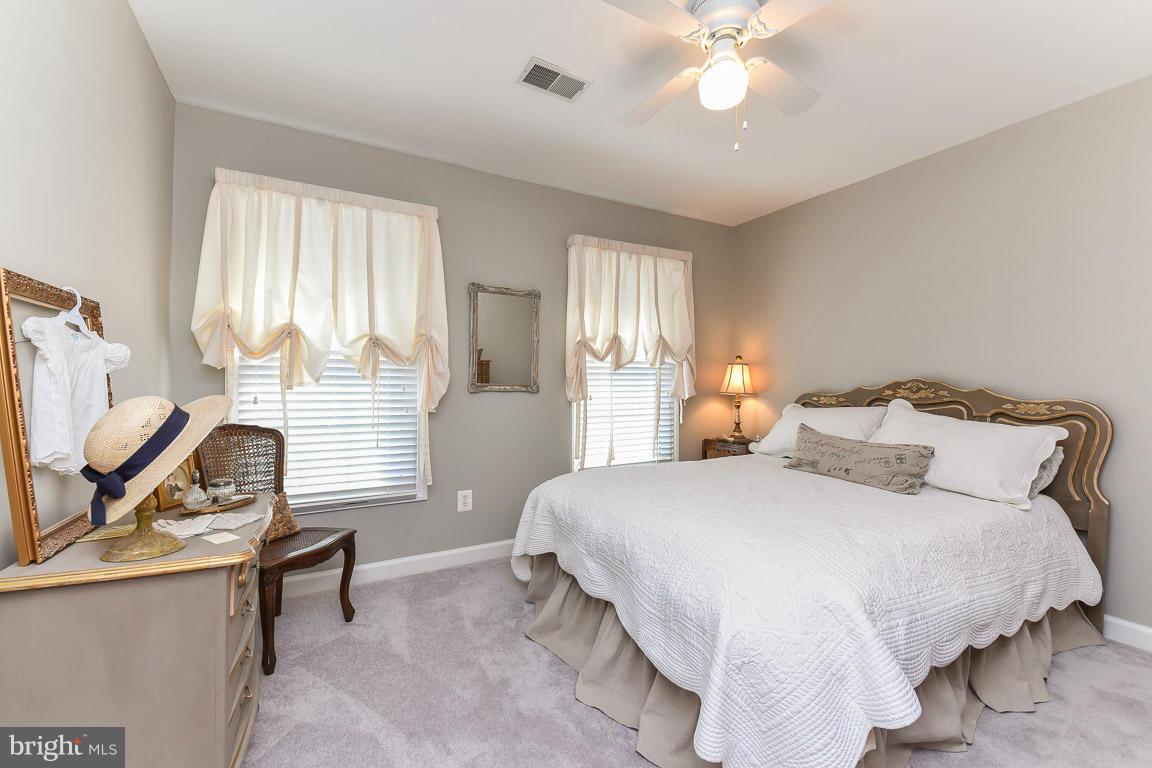 43339 Ritter Lane Chantilly, VA 20152 - Photo 23 of 30 Bedroom Two