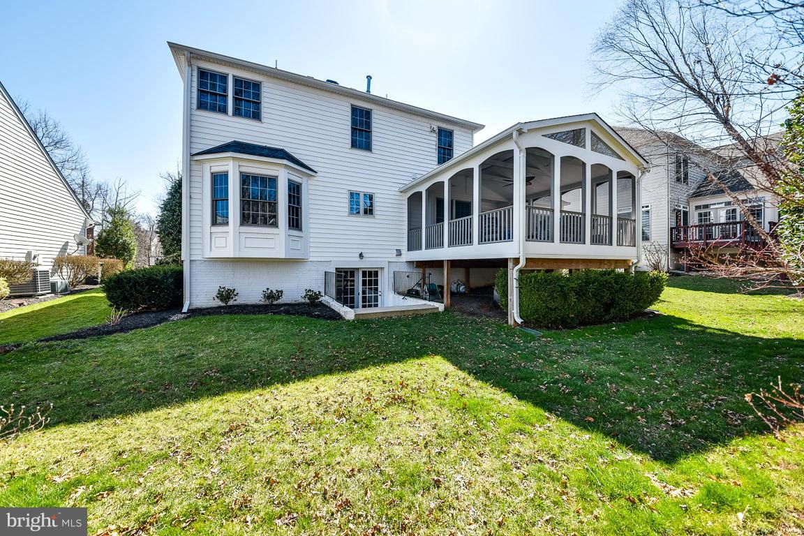 43339 Ritter Lane Chantilly, VA 20152 - Photo 30 of 30 Exterior (Rear)