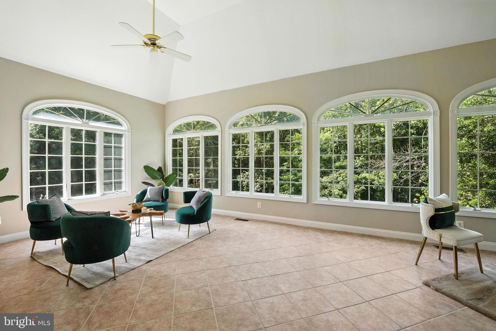 10505 Dunn Meadow Road Vienna, VA 22182 - Photo 11 of 46 Gallery Image 11