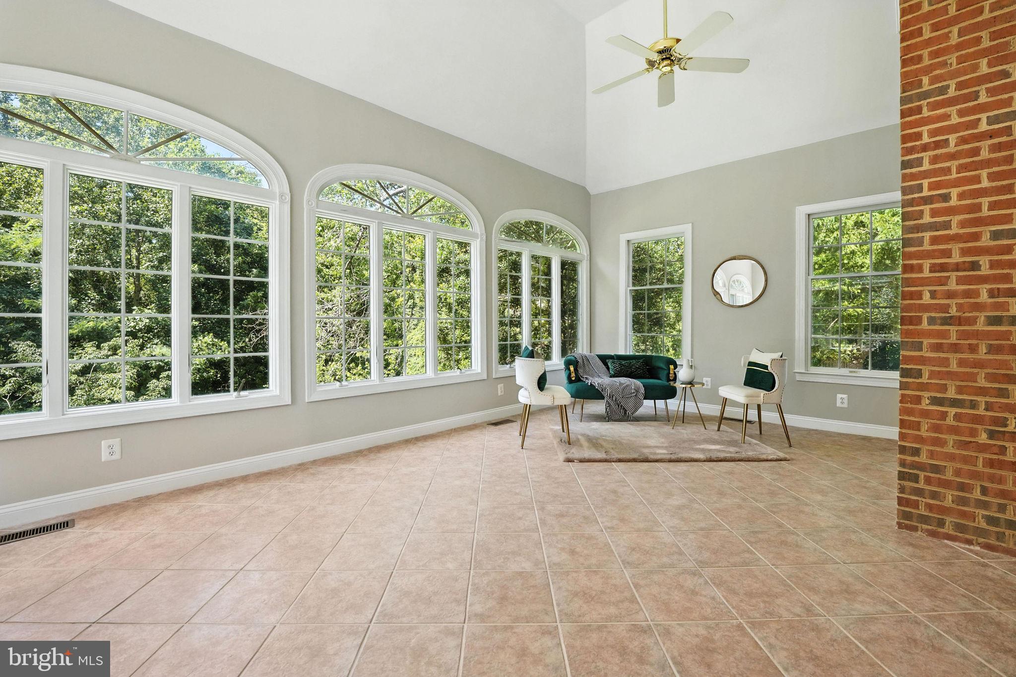 10505 Dunn Meadow Road Vienna, VA 22182 - Photo 12 of 46 Gallery Image 12