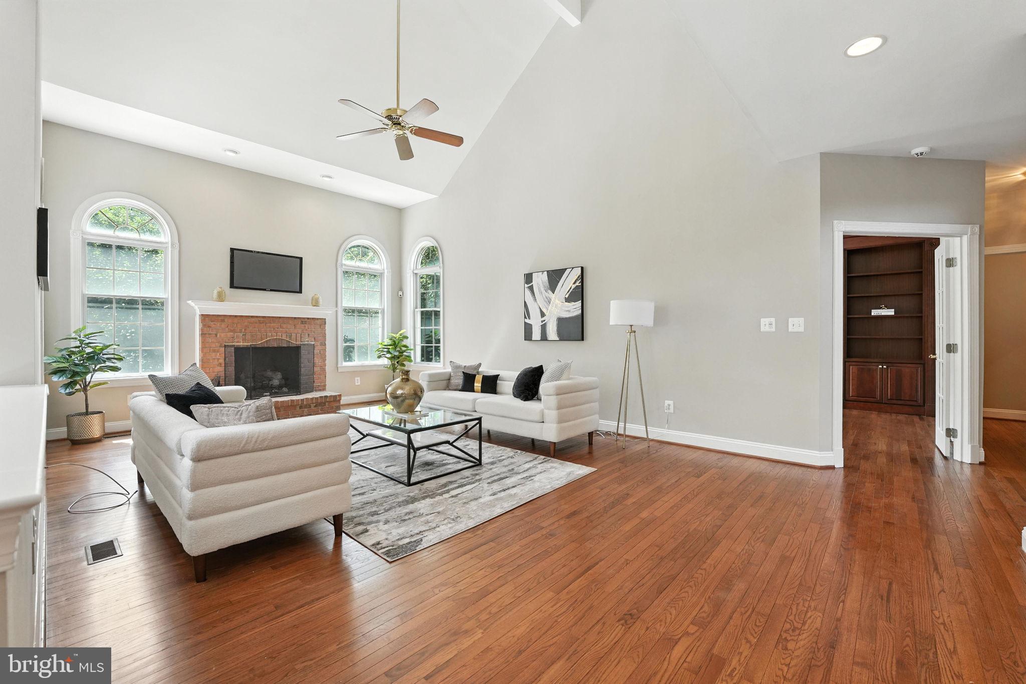 10505 Dunn Meadow Road Vienna, VA 22182 - Photo 14 of 46 Gallery Image 14