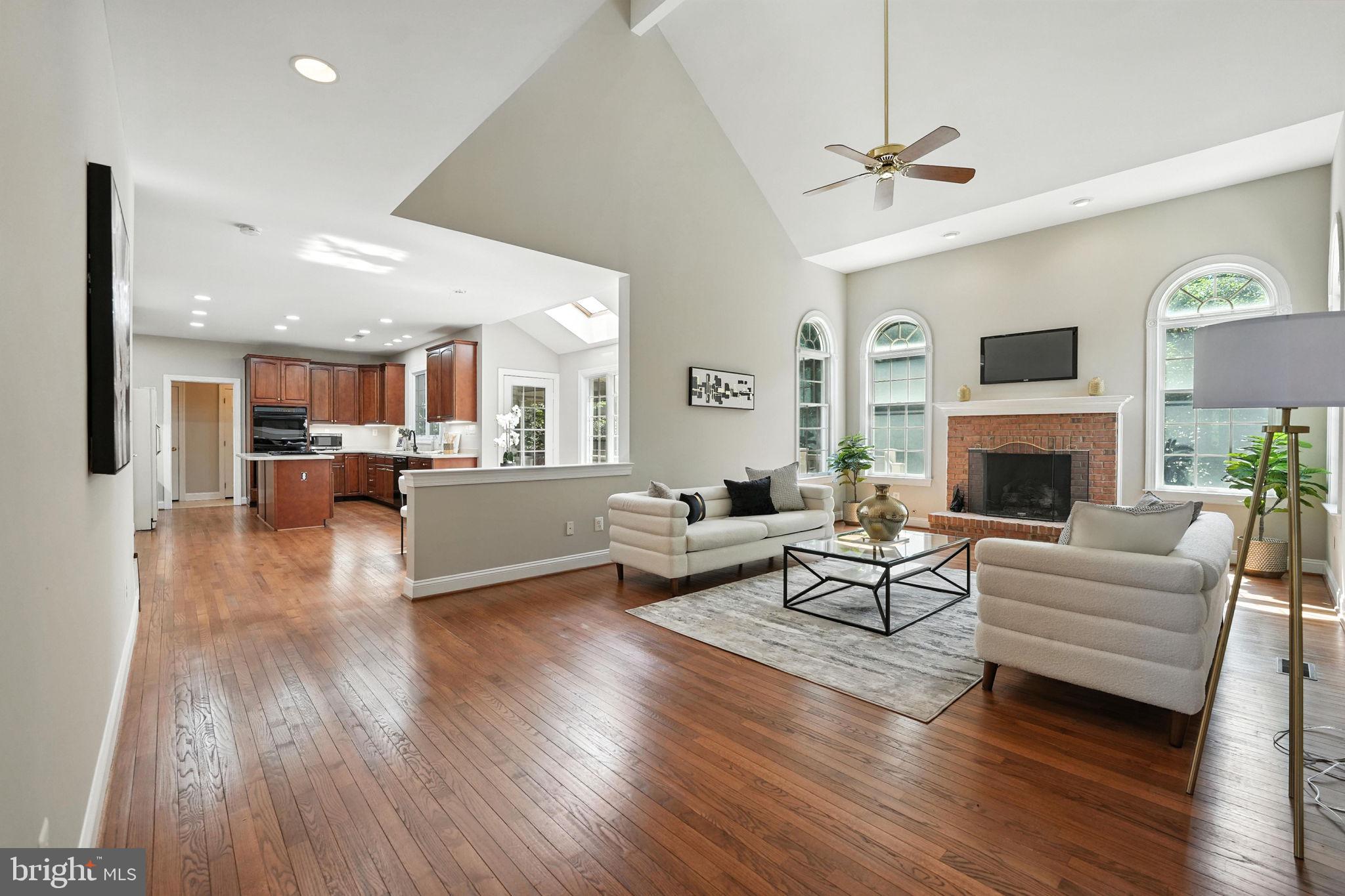 10505 Dunn Meadow Road Vienna, VA 22182 - Photo 15 of 46 Gallery Image 15